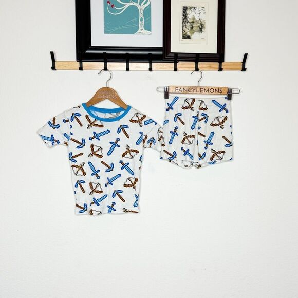 Kids Minecraft Pajama Set 100% Cotton Pixel Swords & Tools Print Sz 10 - Picture 1 of 6